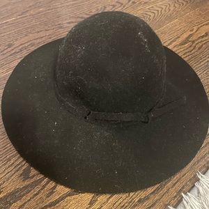 NWT LuLu Black Floppy Hat